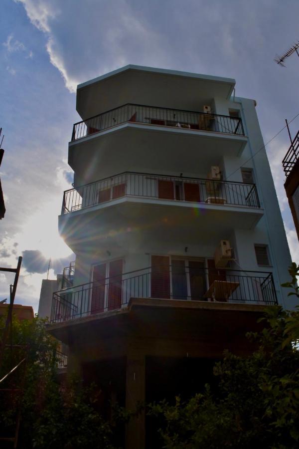 Bob'S Apartments Tolo Luaran gambar